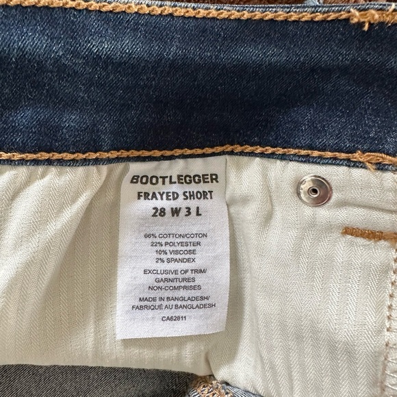 Bootlegger size 28 waist Ladies Jean Shorts - Picture 2 of 5